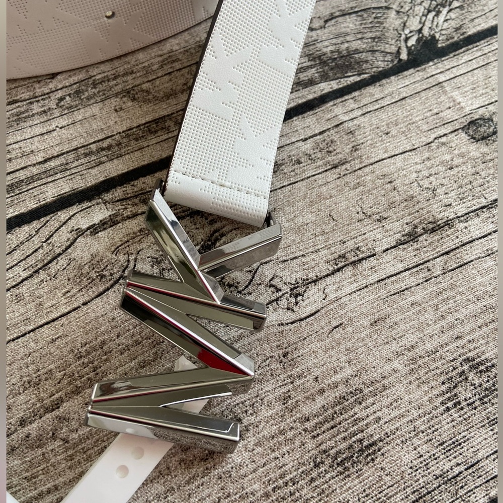 NWT! Michael Kors genuine leather waist belt in white with MK logo embossed